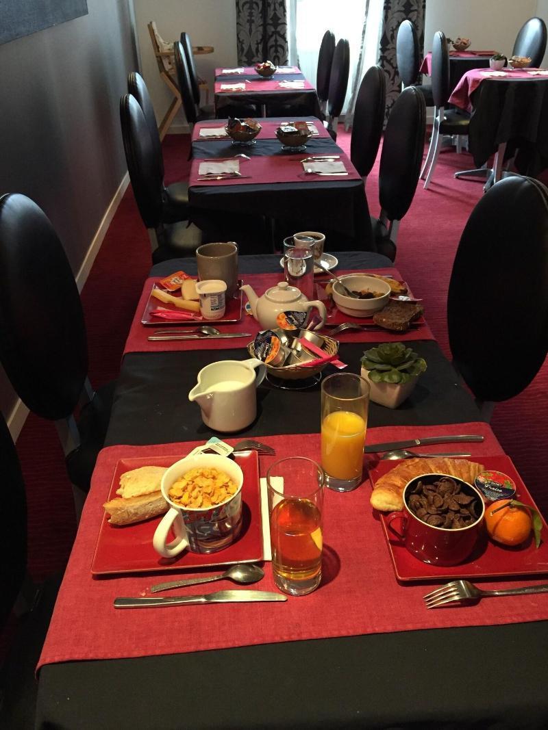 Logis Saint Martin Hotel