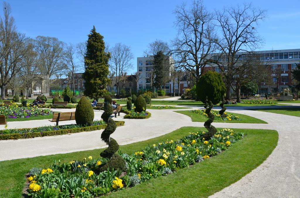 Hotel Logis Saint Martin Orléans